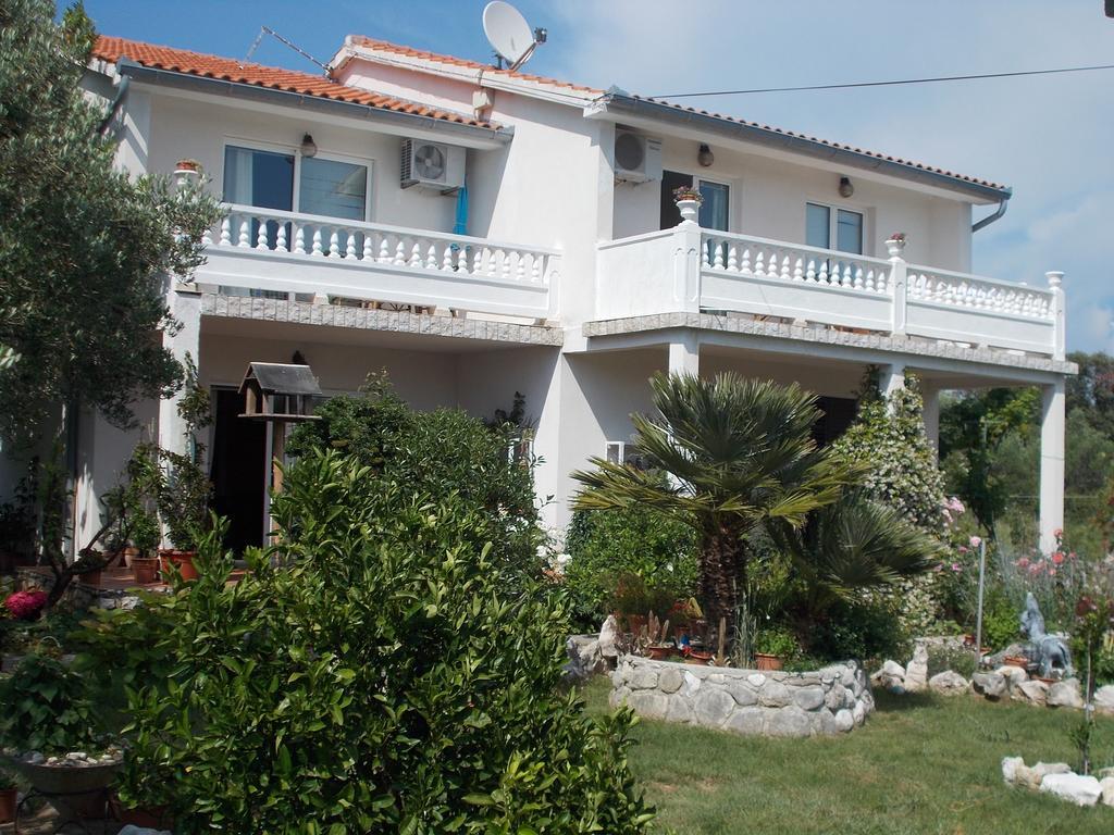 Apartments Makaus Kampor Zewnętrze zdjęcie